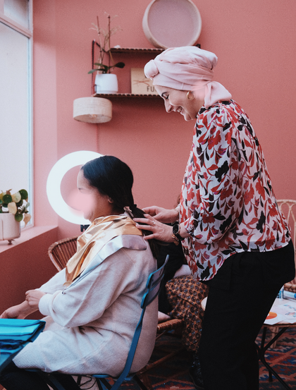 Déroulement d'une prestation de conseil en image à Nantes lors d'un atelier colorimétrie Instants Précieux